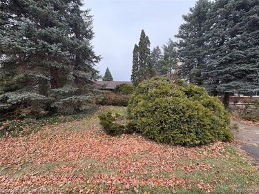 23948 E Le Bost Drive, Novi, MI 48375