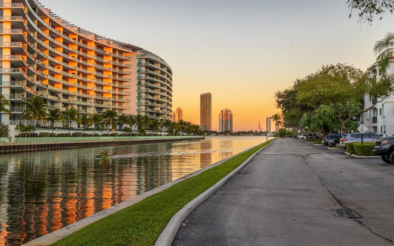 3255 NE 184th St, Unit 12406, Aventura, FL 33160 Photo