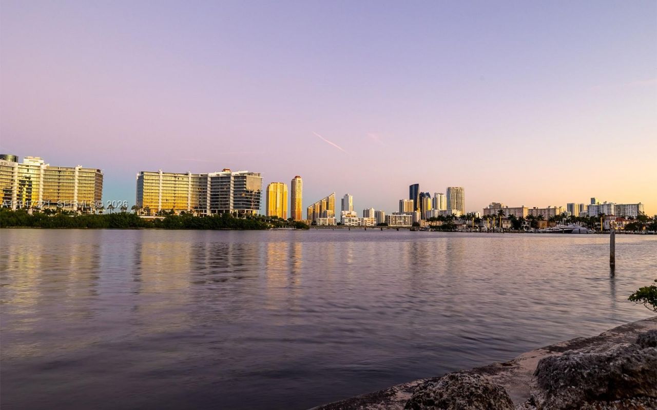 3255 NE 184th St, Unit 12406, Aventura, FL 33160 Photo