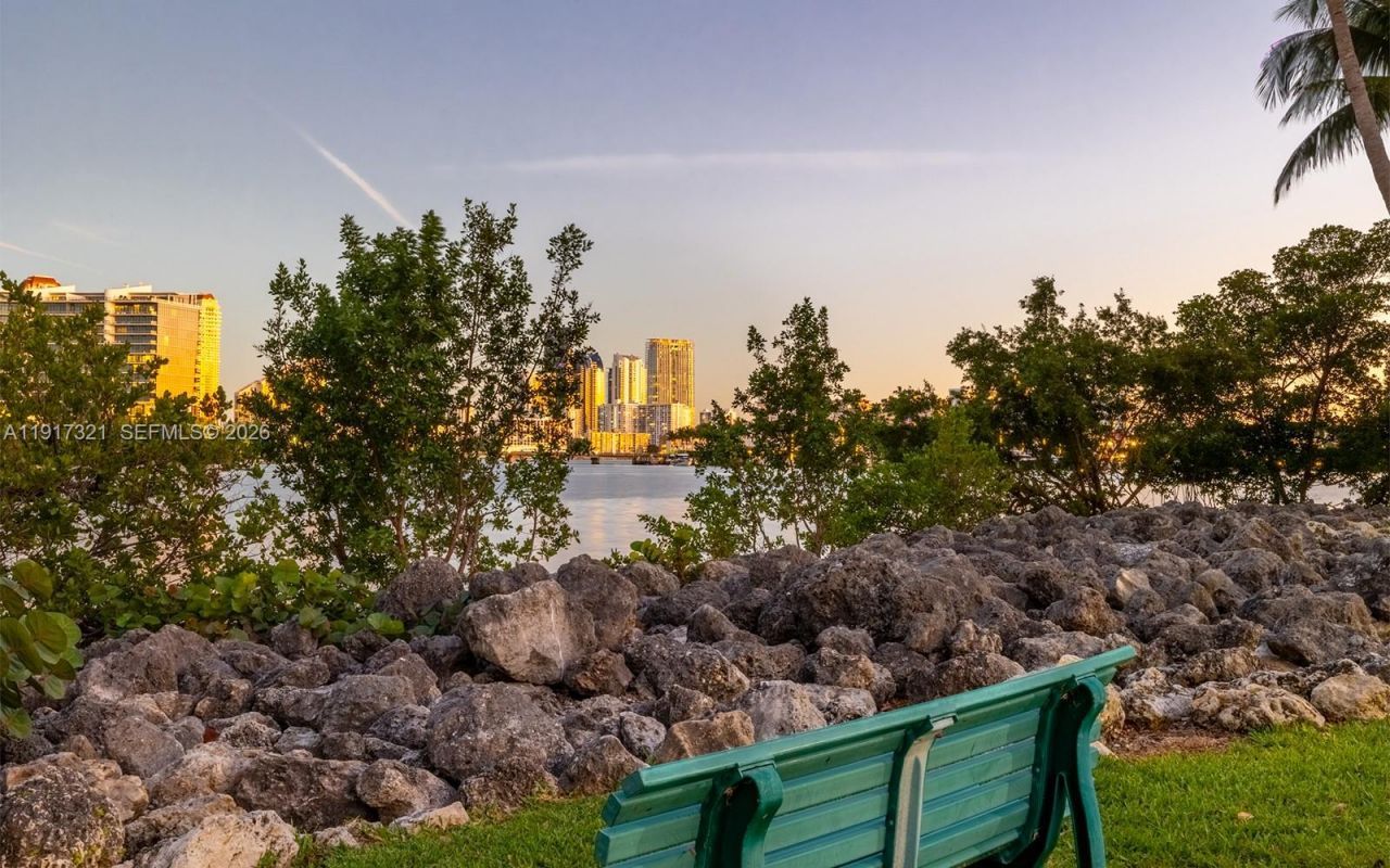 3255 NE 184th St, Unit 12406, Aventura, FL 33160 Photo