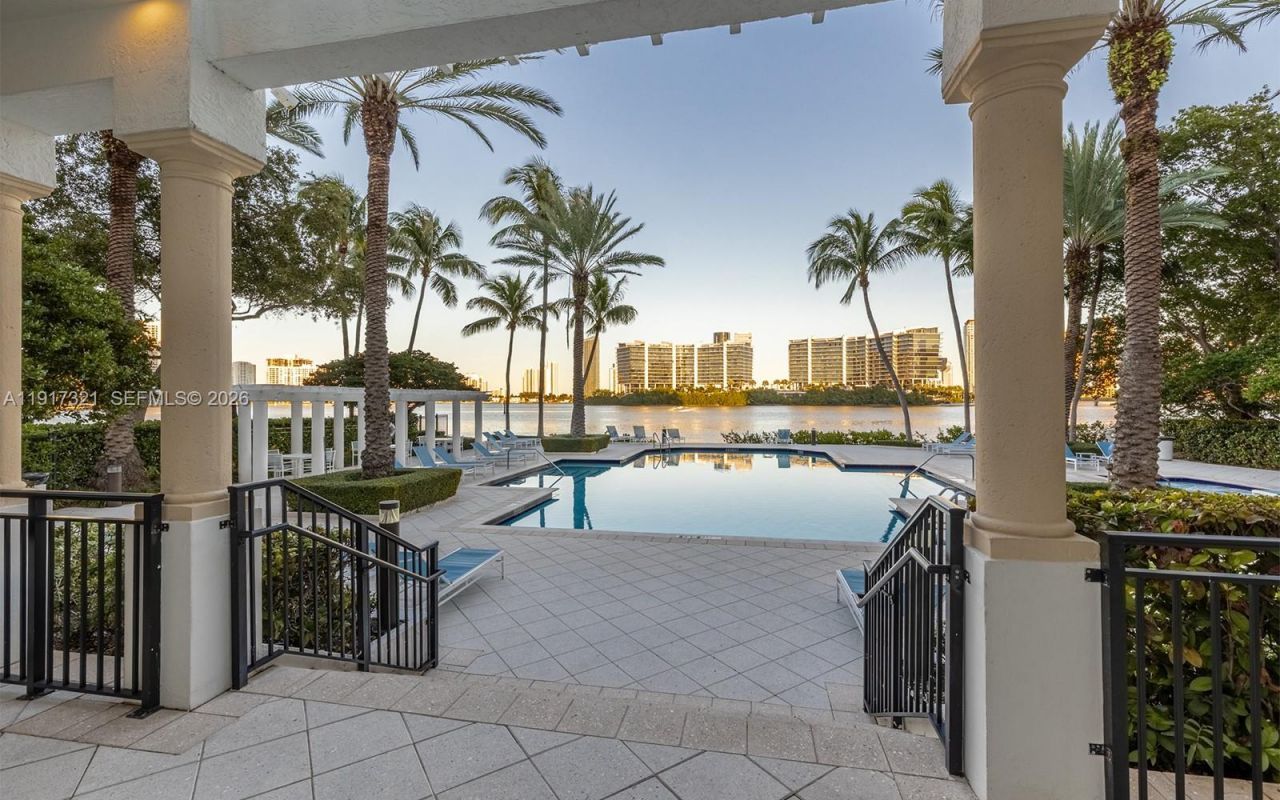 3255 NE 184th St, Unit 12406, Aventura, FL 33160 Photo