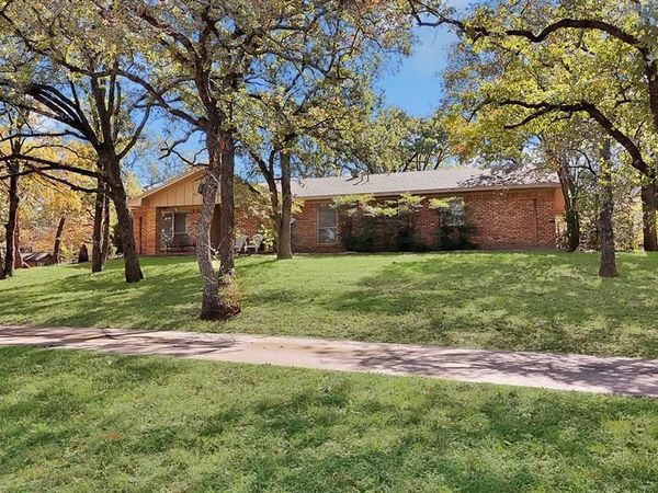 3925 Trisha Val Court, Arlington, TX 76016