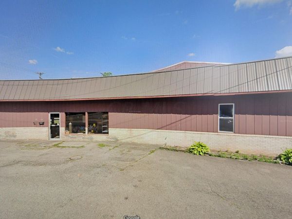 919 Woodlawn Avenue , Cambridge, OH 43725