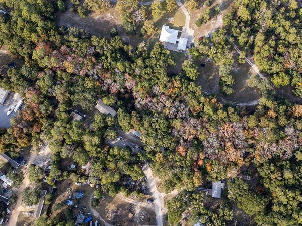 78 April Court, Freeport, FL 32439