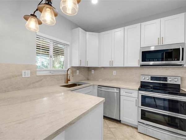 8464 Lagos De Campo Blvd, Tamarac, FL 33321