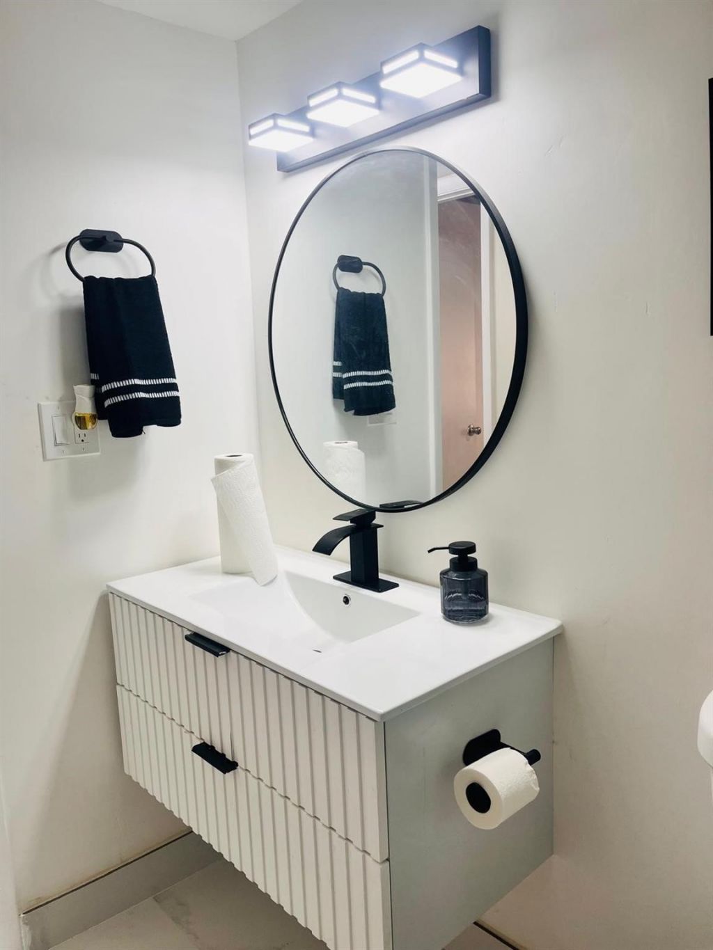 3910 Inverrary Boulevard, Unit 203B, Lauderhill, FL 33319 Photo