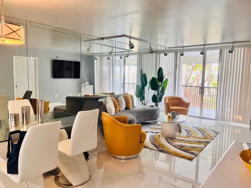 3910 Inverrary Boulevard, Unit 203B, Lauderhill, FL 33319 Photo