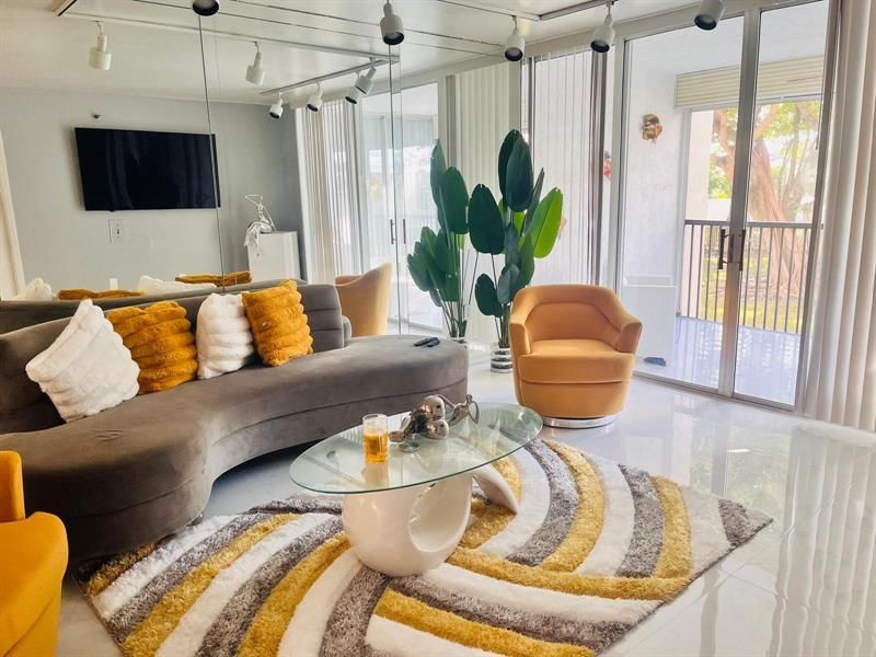 3910 Inverrary Boulevard, Unit 203B, Lauderhill, FL 33319 Photo