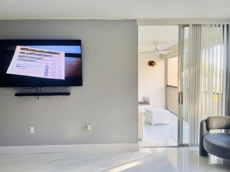 3910 Inverrary Boulevard, Unit 203B, Lauderhill, FL 33319 Photo