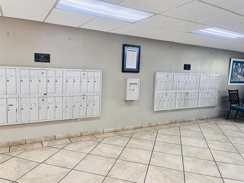 3910 Inverrary Boulevard, Unit 203B, Lauderhill, FL 33319 Photo