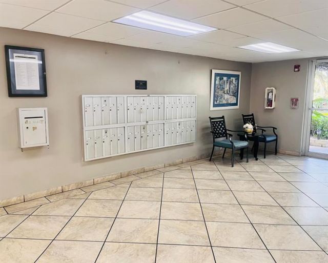 3910 Inverrary Boulevard, Unit 203B, Lauderhill, FL 33319 Photo