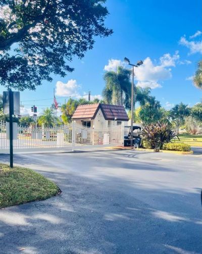 3910 Inverrary Boulevard, Unit 203B, Lauderhill, FL 33319 Photo