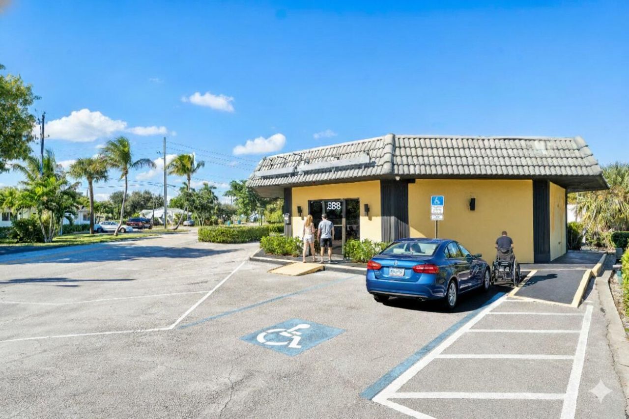 888 E Coast Avenue, Lantana, FL 33462 Photo