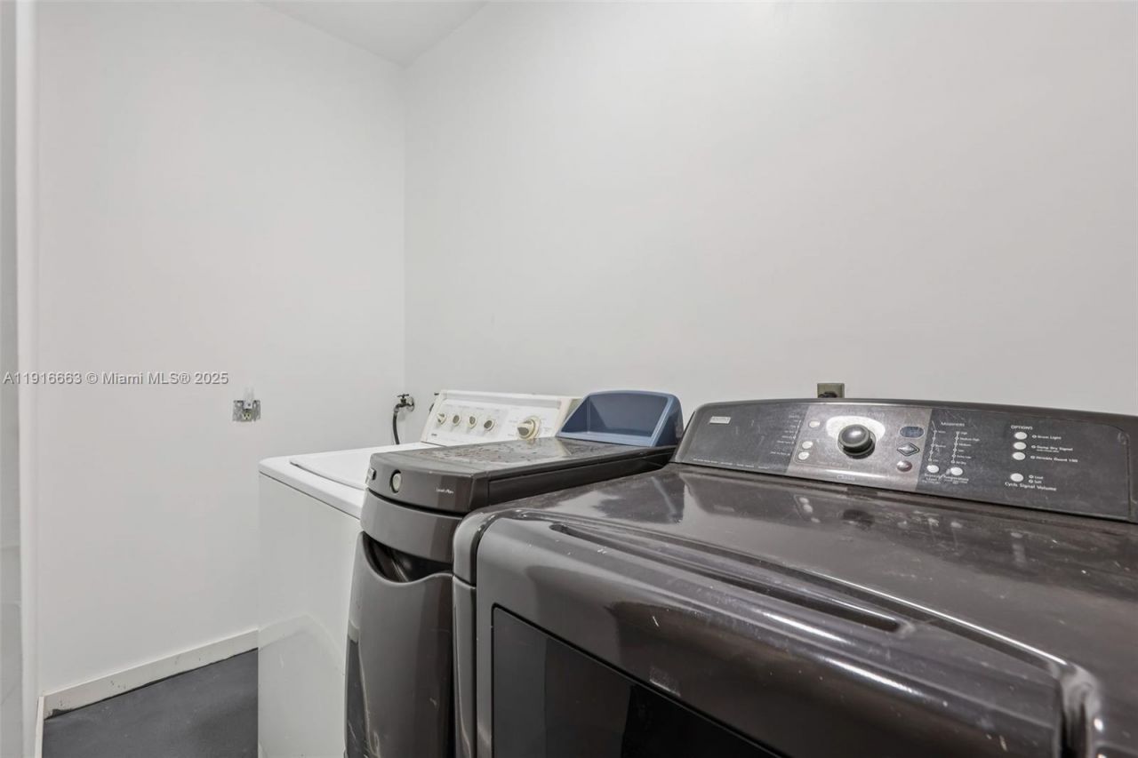 6230 E 2nd Ave, Hialeah, FL 33013 Photo