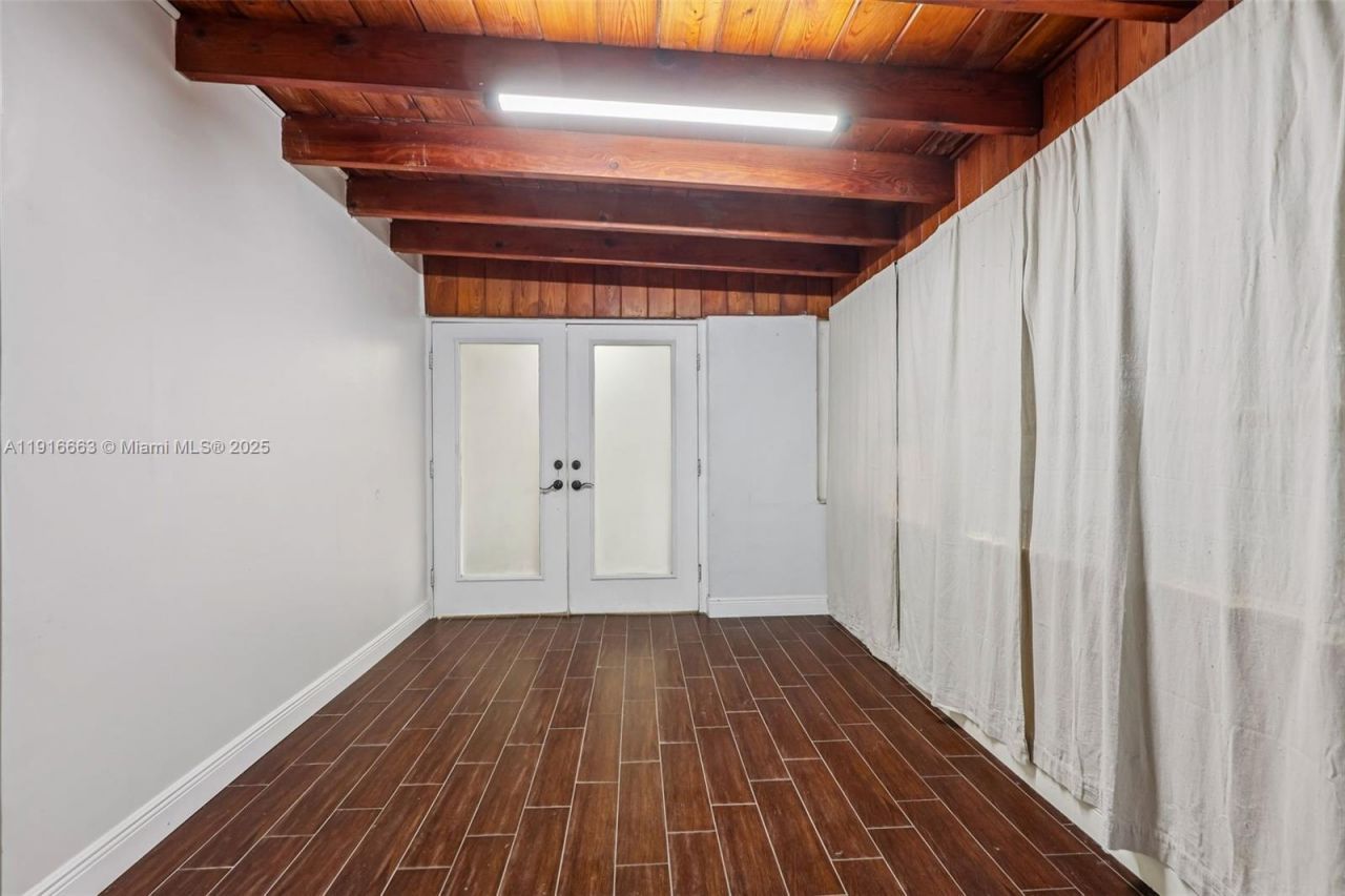 6230 E 2nd Ave, Hialeah, FL 33013 Photo