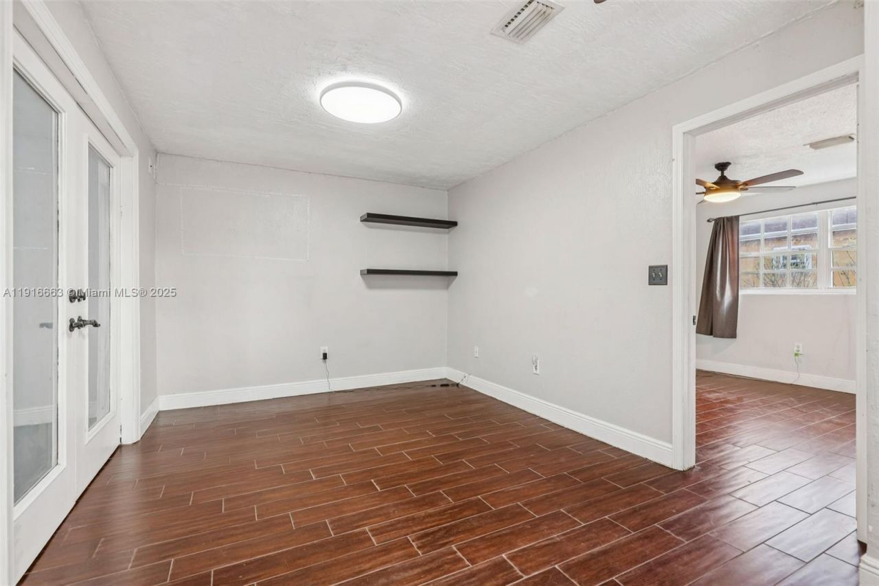 6230 E 2nd Ave, Hialeah, FL 33013 Photo