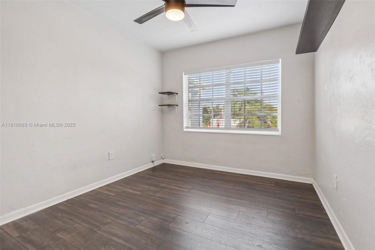 6230 E 2nd Ave, Hialeah, FL 33013 Photo