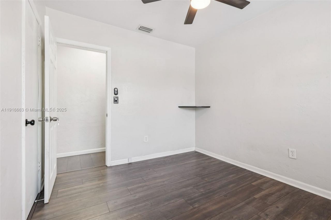 6230 E 2nd Ave, Hialeah, FL 33013 Photo