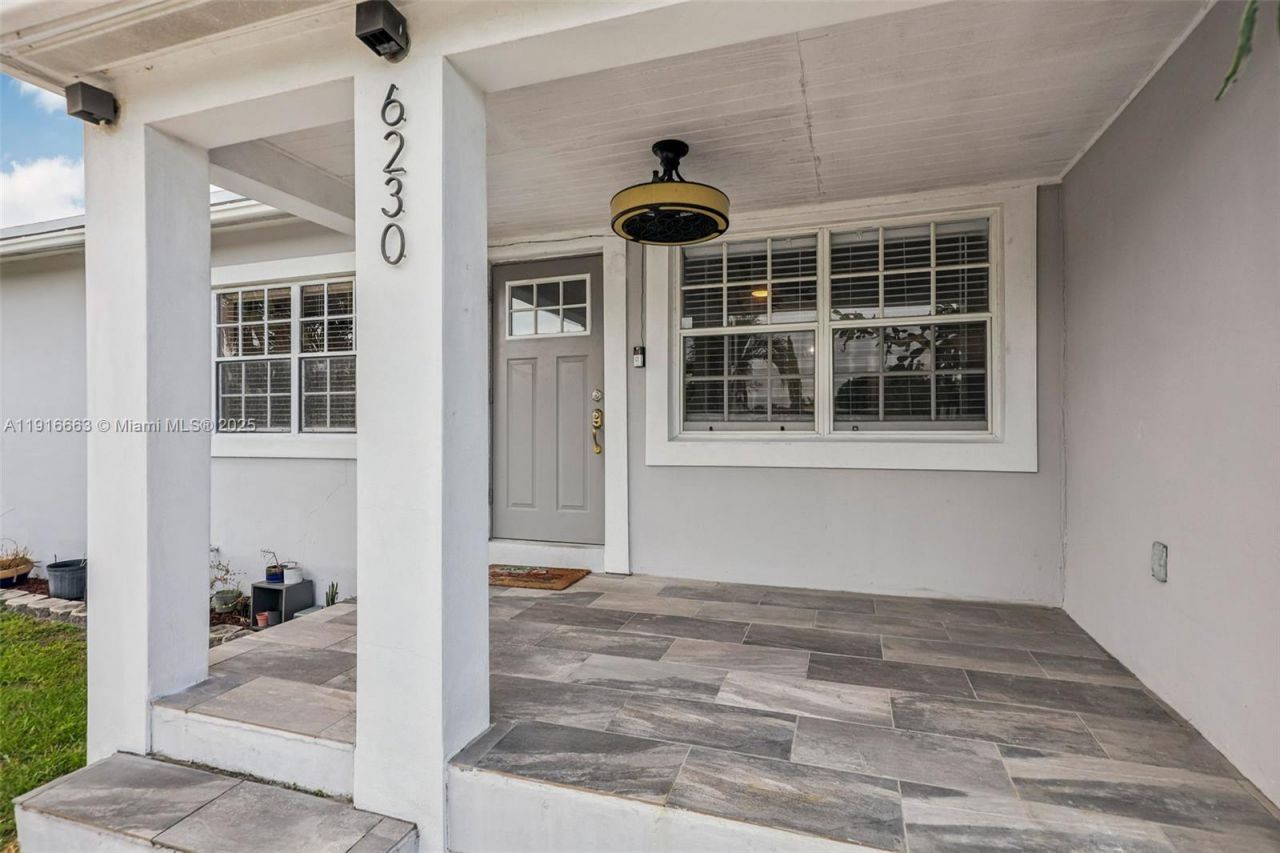 6230 E 2nd Ave, Hialeah, FL 33013 Photo