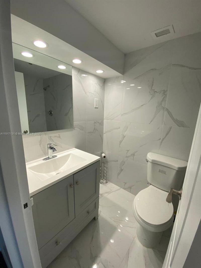 7441 Wayne Ave, Unit 4D, Miami Beach, FL 33141 Photo