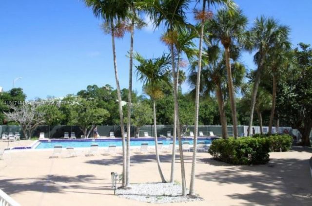 7441 Wayne Ave, Unit 4D, Miami Beach, FL 33141 Photo