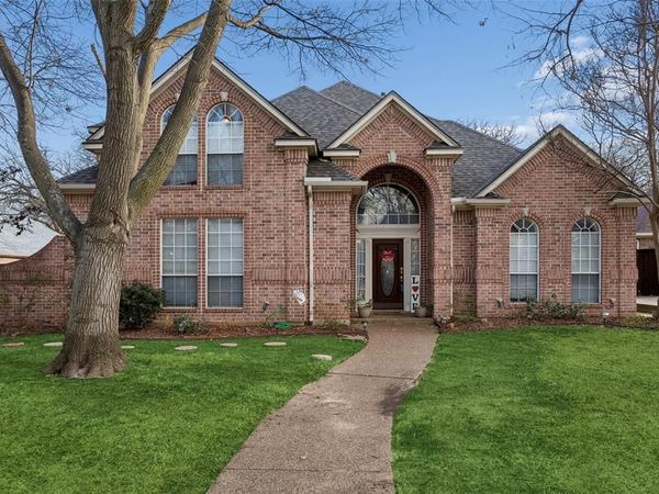 1625 Oak Creek Drive, Hurst, TX 76054
