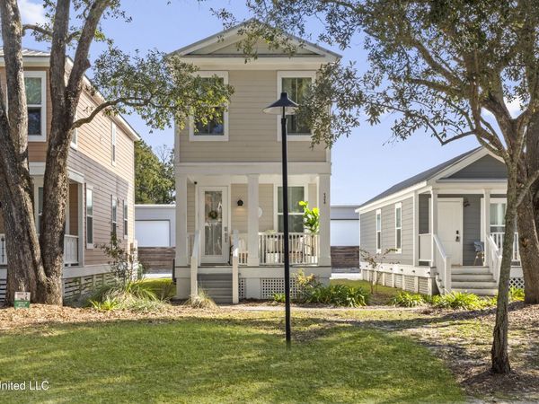 2207 Government Street, Ocean Springs, MS 39564