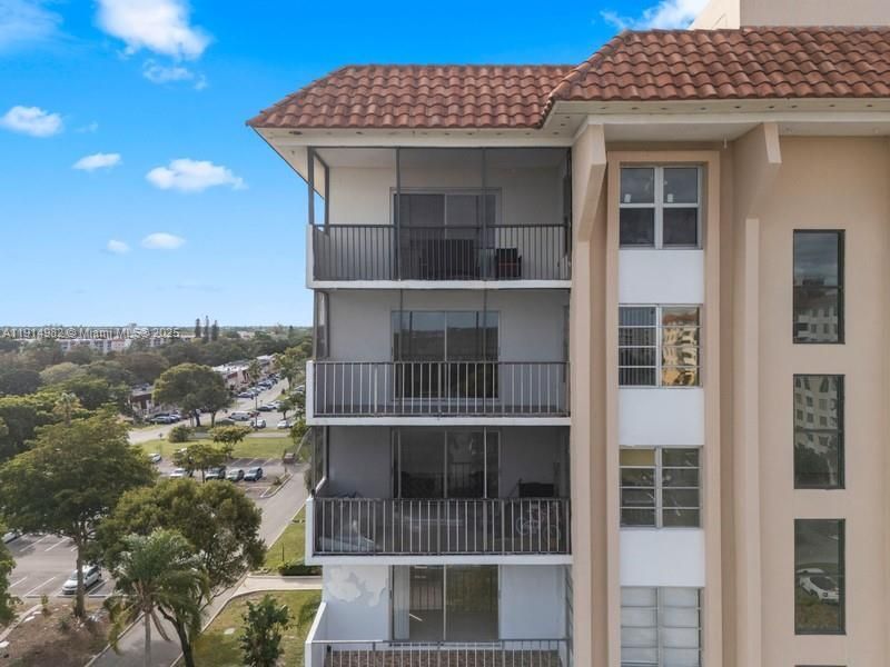 4174 Inverrary Dr, Unit 902, Lauderhill, FL 33319 Photo