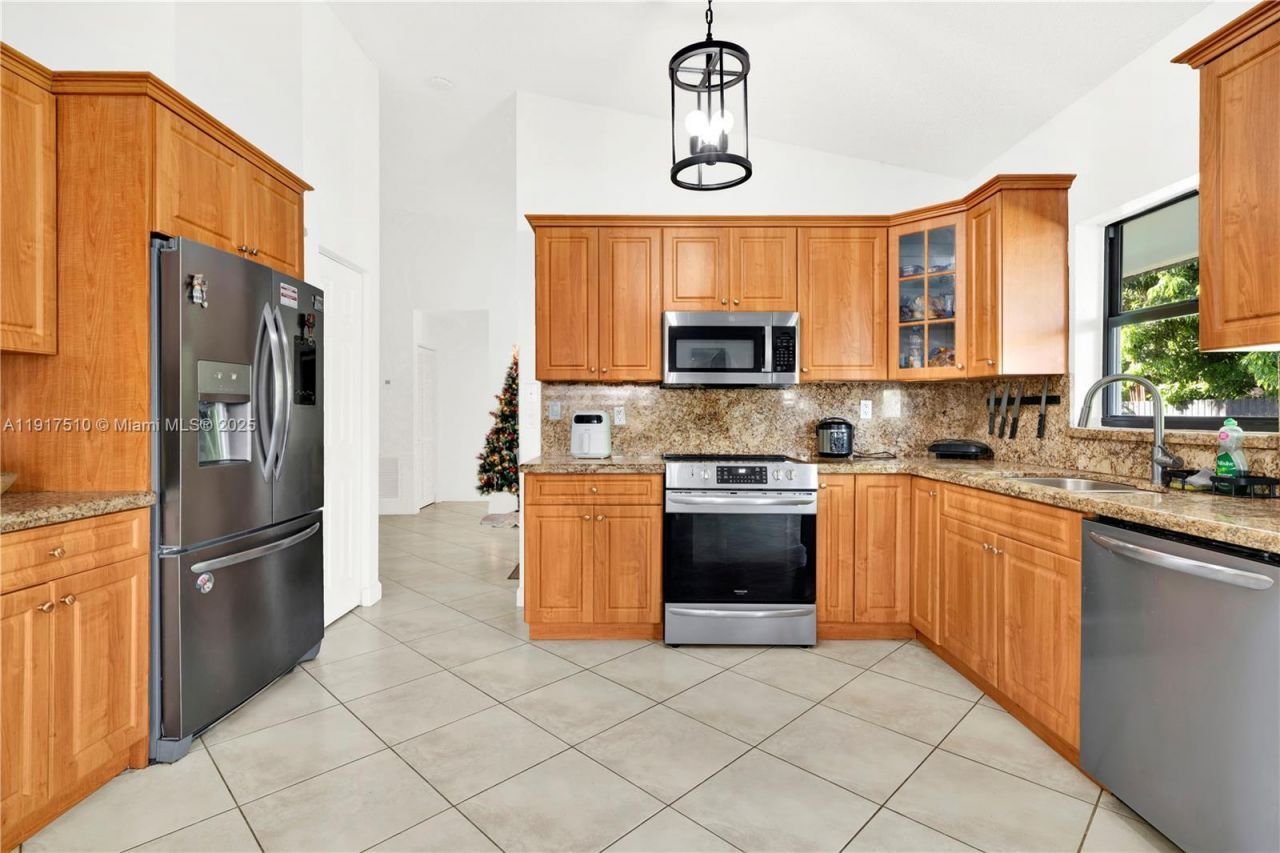 12221 SW 93rd St, Miami, FL 33186 Photo