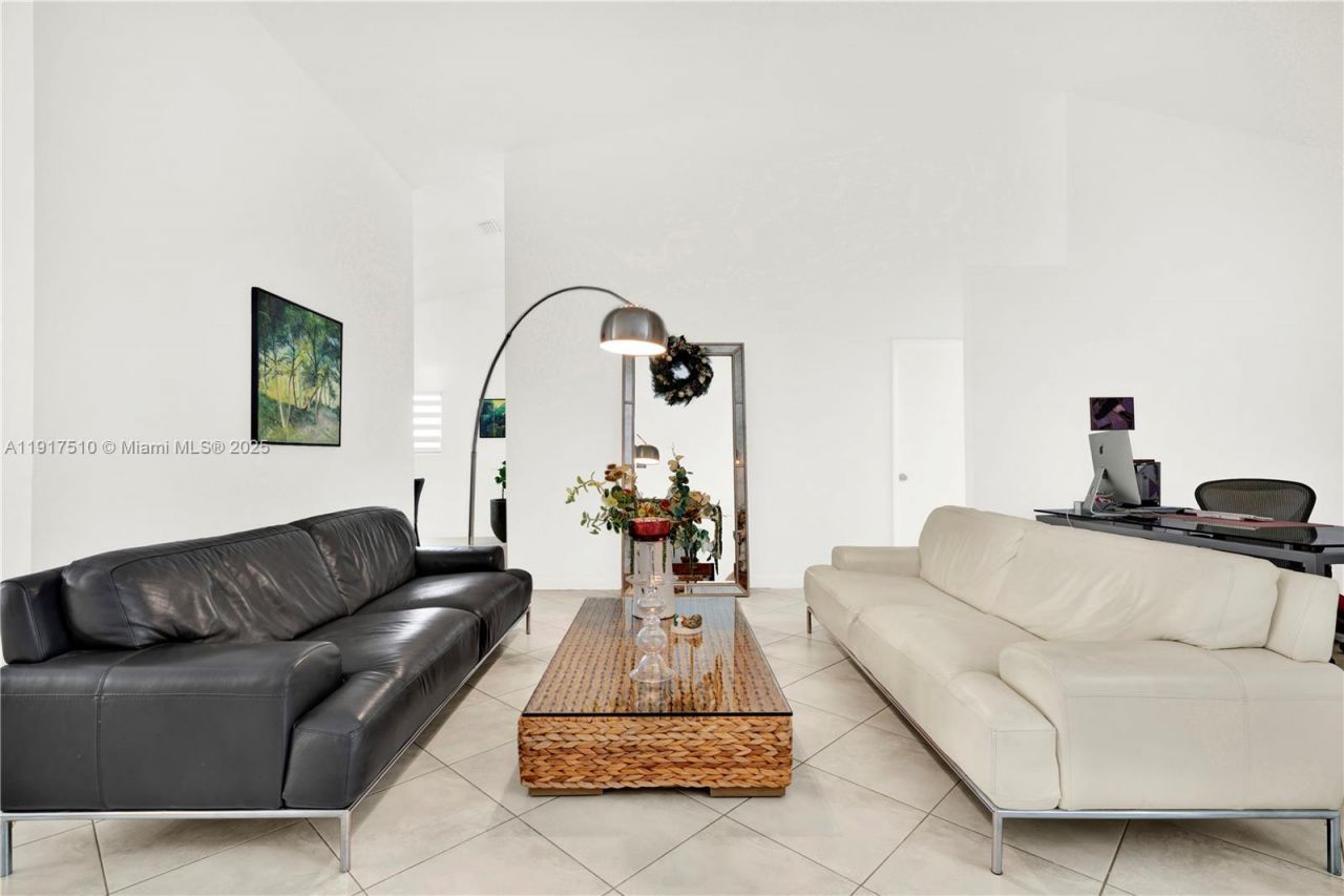 12221 SW 93rd St, Miami, FL 33186 Photo