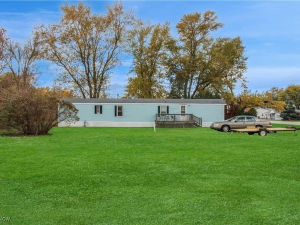 1344 W Lakeshore Drive, Port Clinton, OH 43452