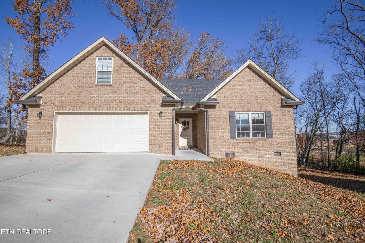 1421 Briarwood Drive, Sevierville, TN 37876 Main Photo