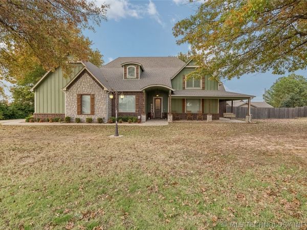 1210 SW 20th Street, Wagoner, OK 74467