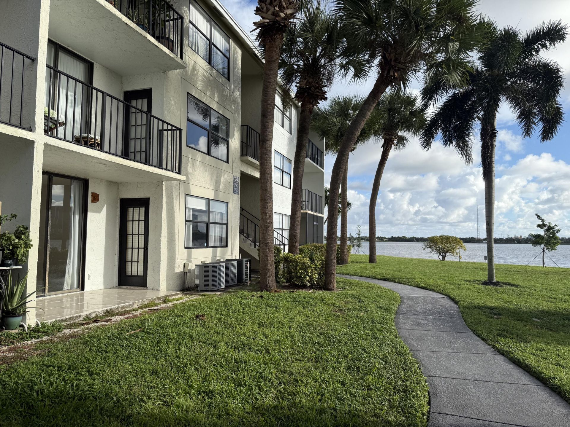 752 Executive Center Drive, Unit 112, West Palm Beach, FL 33401 Photo