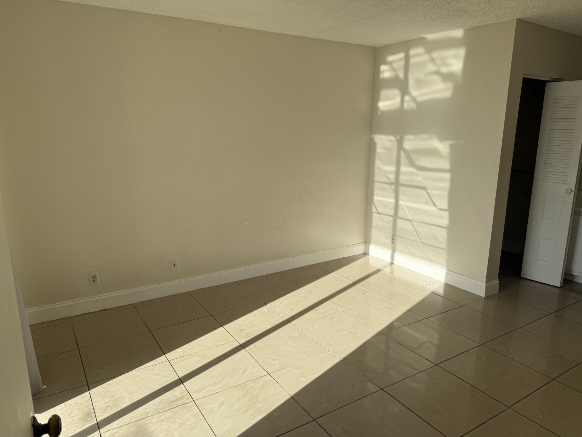 752 Executive Center Drive, Unit 112, West Palm Beach, FL 33401 Photo