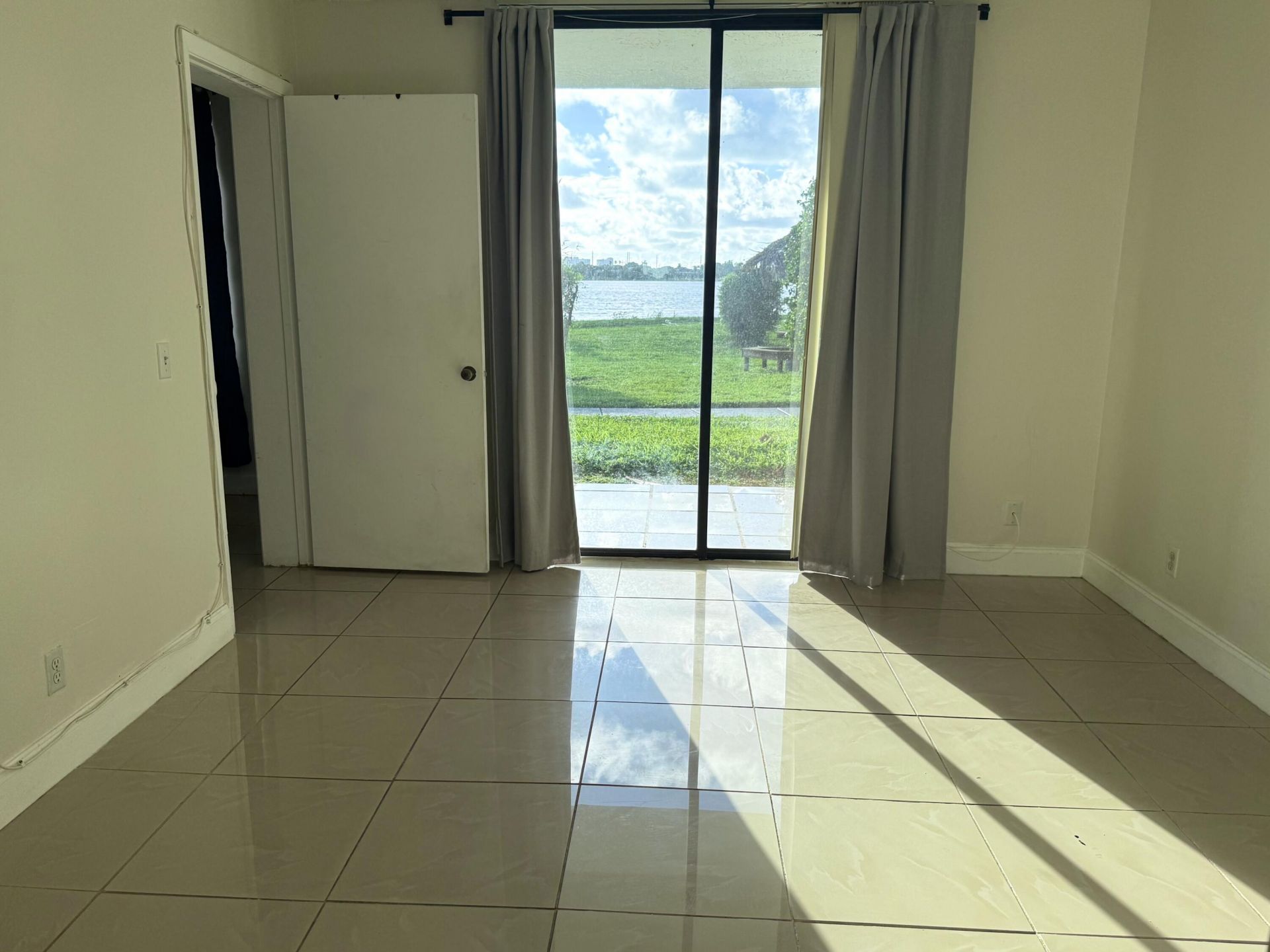 752 Executive Center Drive, Unit 112, West Palm Beach, FL 33401 Photo