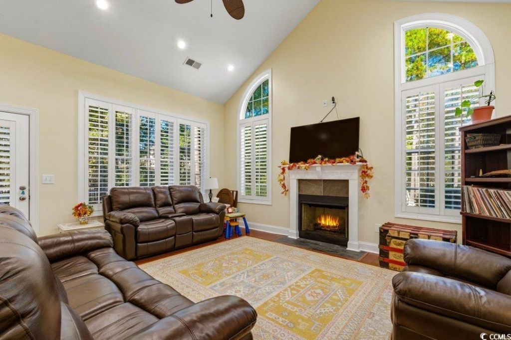 308 West End Ct. Photo 9