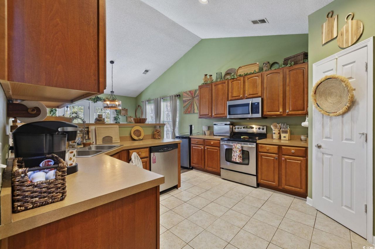 783 Riverward Dr. Photo 9