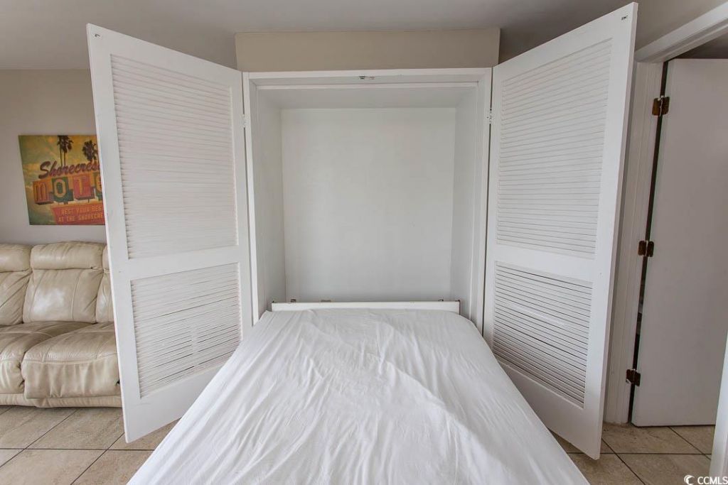 201 75th Ave N Photo 12