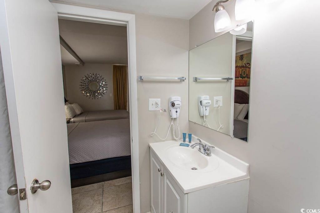 201 75th Ave N Photo 19