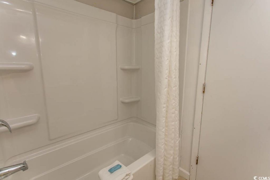 201 75th Ave N Photo 20