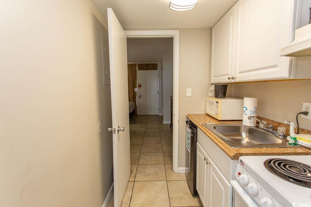 201 75th Ave N Photo 4