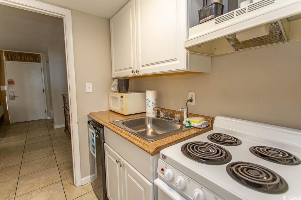 201 75th Ave N Photo 5