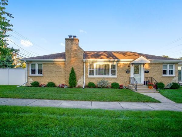 8001 N Elmore Street, Niles, IL 60714