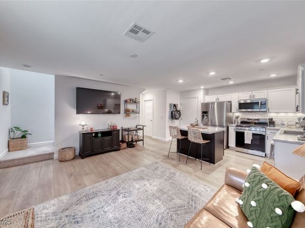 719 Pickled Pepper Place, Henderson, NV 89011