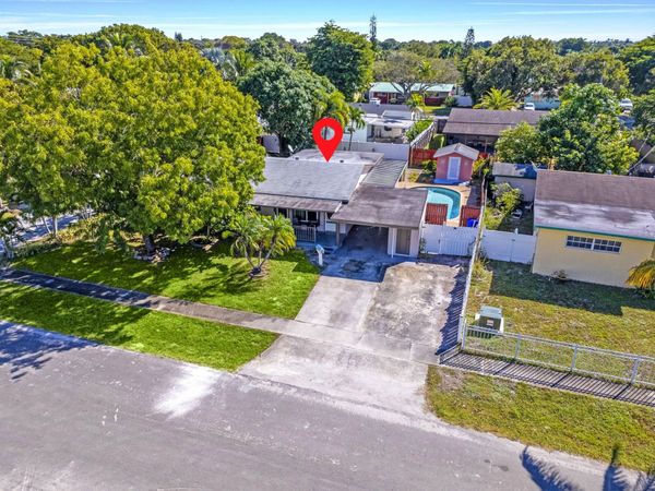 2016 SW 37th Avenue, Fort Lauderdale, FL 33312