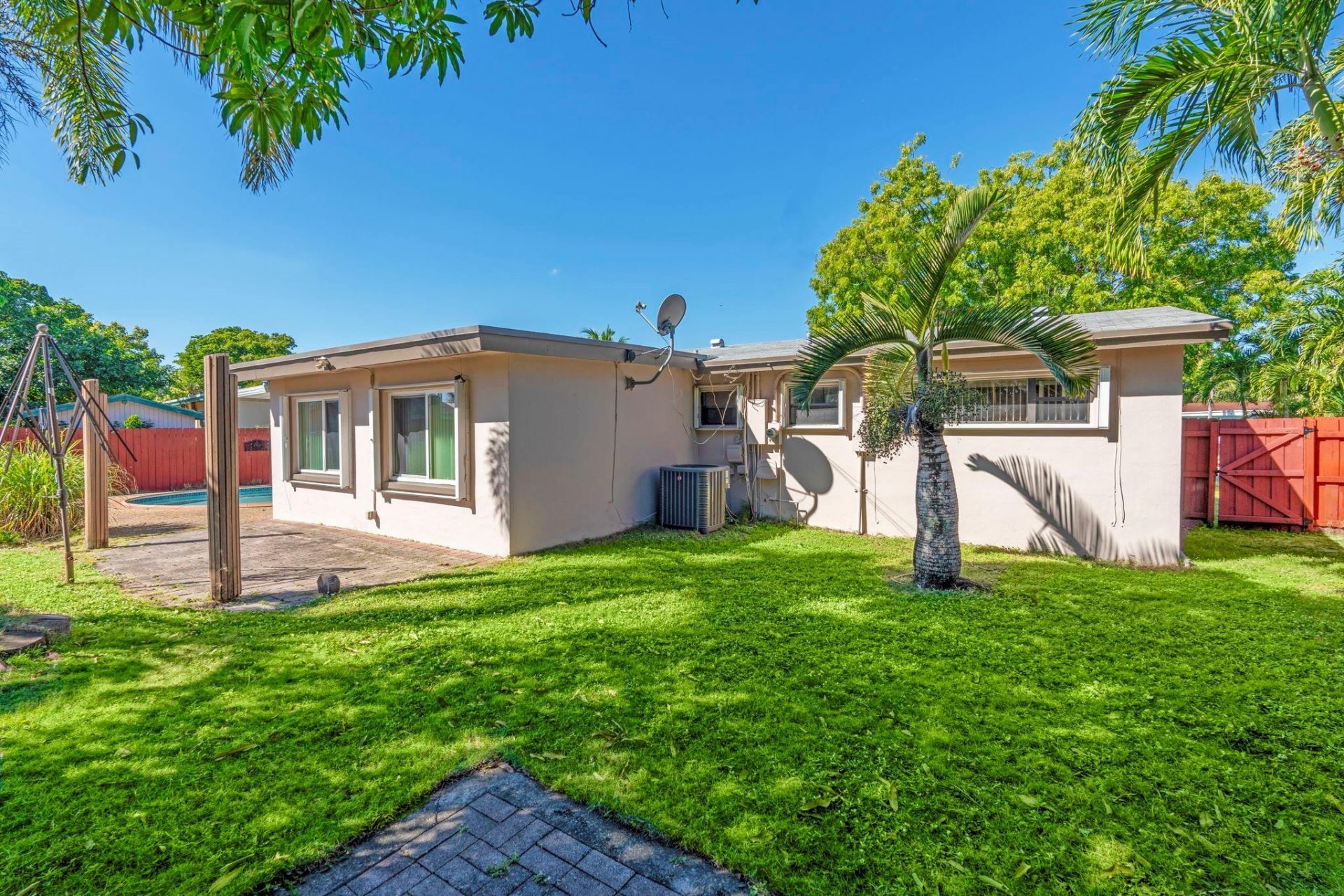 2016 SW 37th Avenue, Fort Lauderdale, FL 33312 Photo