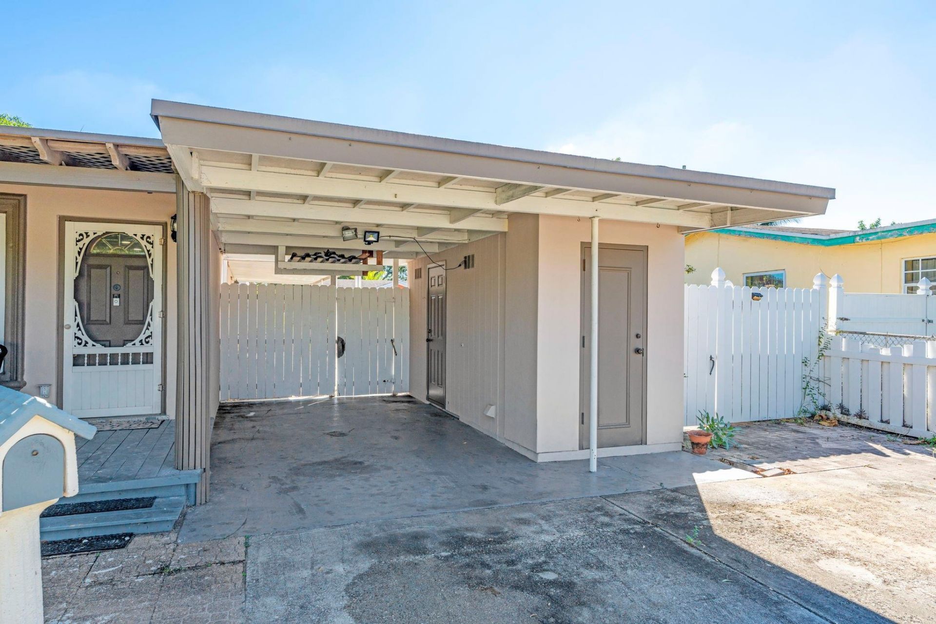 2016 SW 37th Avenue, Fort Lauderdale, FL 33312 Photo