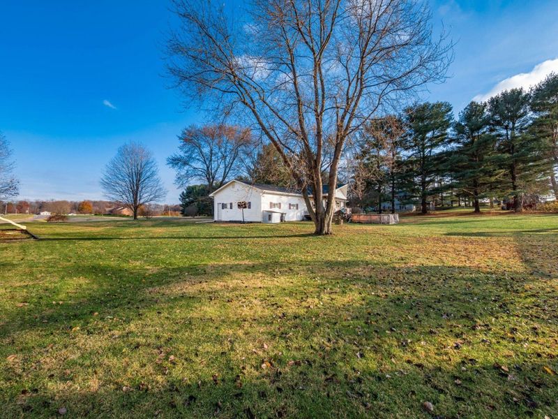 8011 Ruffner Road NE, Baltimore, OH 43105 Photo 32