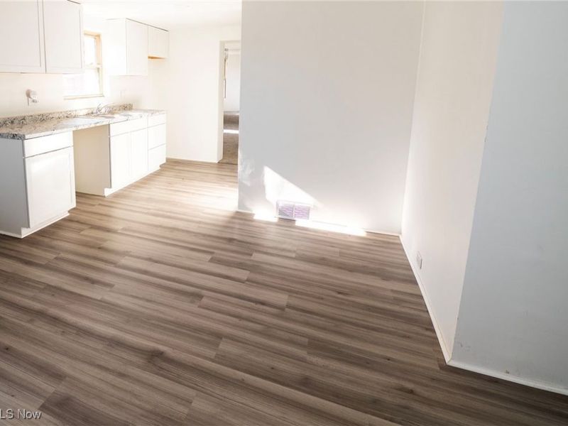 911 N Water Street, Uhrichsville, OH 44683 Photo 14